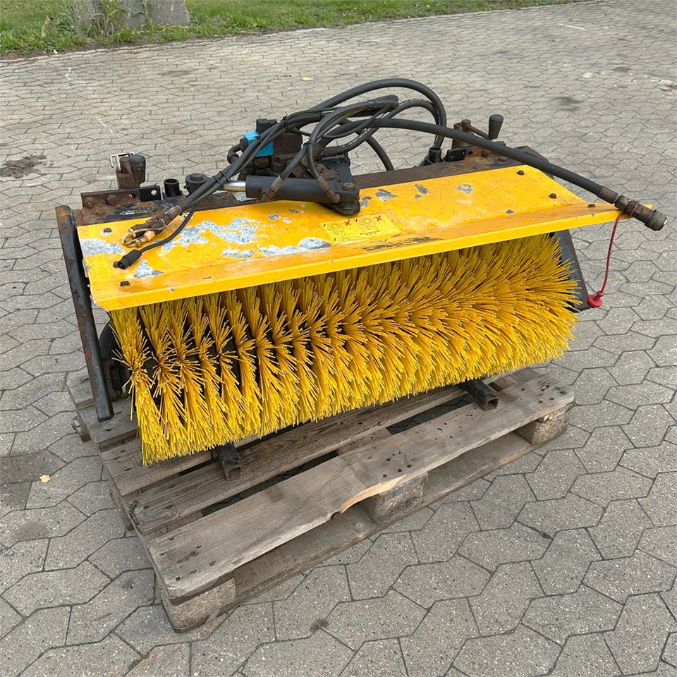 Stenballe HF 1300 LF - Щітка дорожня: фото 1 Stenballe HF 1300 LF - Щітка дорожня: фото 1