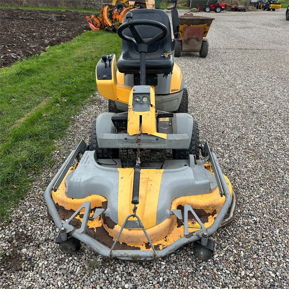 Stiga P901 Parkpro 25 4WD - Газонокосарка: фото 4 Stiga P901 Parkpro 25 4WD - Газонокосарка: фото 4