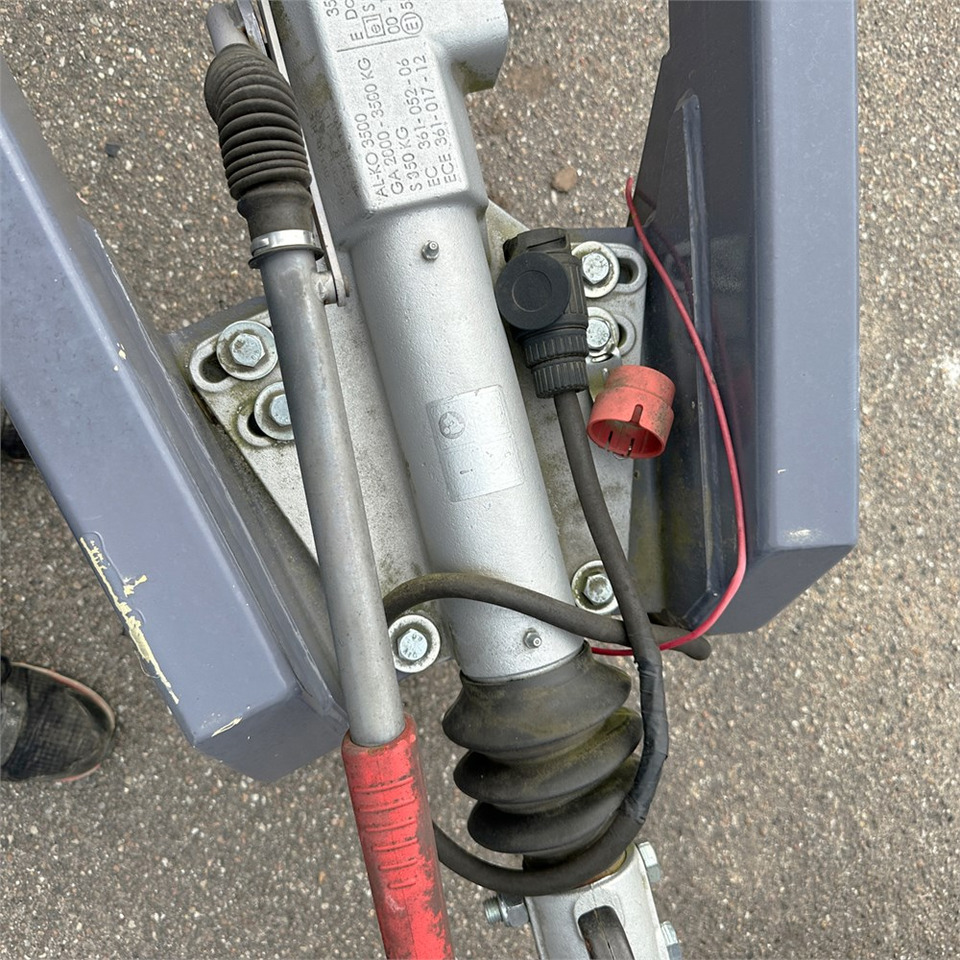 Причеп для легкових автомобілів Vezeko 09DB CT: фото 22 Причеп для легкових автомобілів Vezeko 09DB CT: фото 22