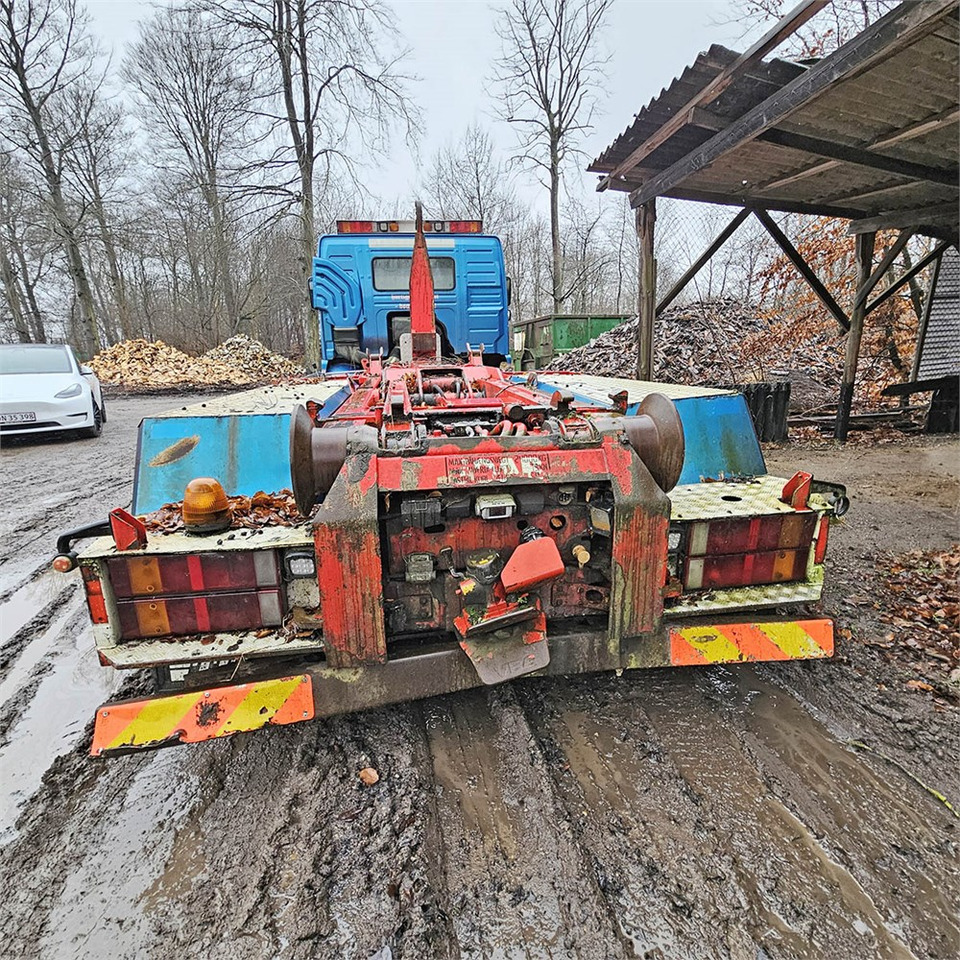 Volvo 420 - Гаковий мультиліфт вантажівка: фото 5 Volvo 420 - Гаковий мультиліфт вантажівка: фото 5