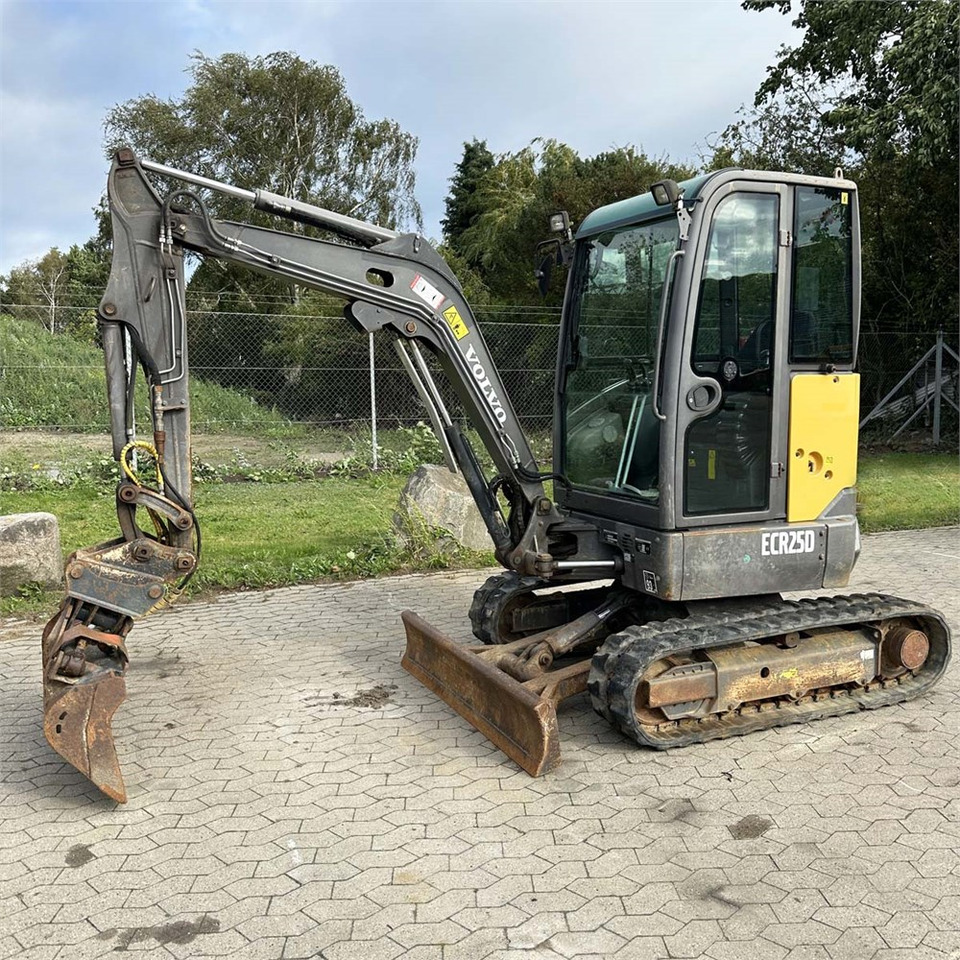 Volvo ECR25 D - Міні-екскаватор: фото 1 Volvo ECR25 D - Міні-екскаватор: фото 1