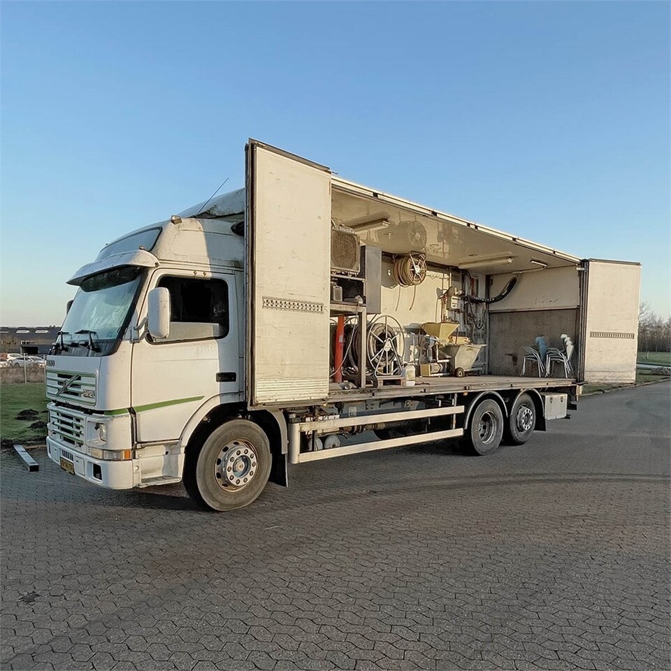 Volvo FM12 - Вантажівка з закритим кузовом: фото 1 Volvo FM12 - Вантажівка з закритим кузовом: фото 1