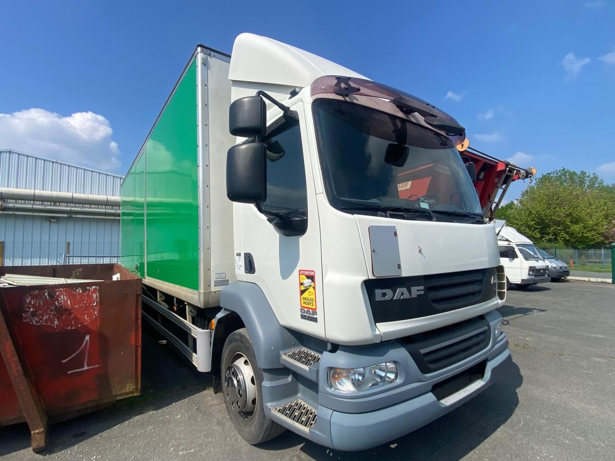 DAF LF 55.220 - Вантажівка з закритим кузовом: фото 2 DAF LF 55.220 - Вантажівка з закритим кузовом: фото 2