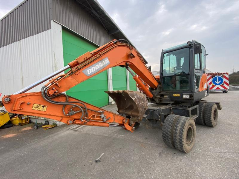 Doosan DX 55W - Колісний екскаватор: фото 3 Doosan DX 55W - Колісний екскаватор: фото 3
