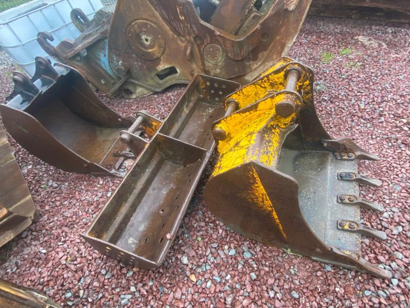 JCB LOT 3 GODETS CURAGE ET TERRASSEMENT 1M50/80CM/60CM - Ківш екскаватора в категорії Будівельна техніка: фото 1 JCB LOT 3 GODETS CURAGE ET TERRASSEMENT 1M50/80CM/60CM - Ківш екскаватора в категорії Будівельна техніка: фото 1