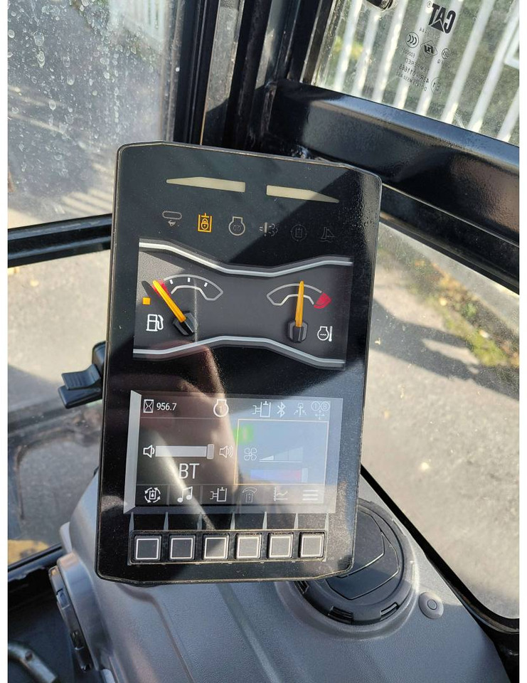 CAT 302 - Гусеничний екскаватор: фото 5 CAT 302 - Гусеничний екскаватор: фото 5