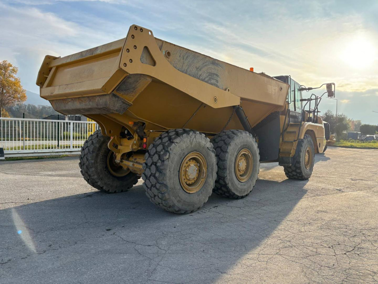 CAT 730 - Шарнірний самоскид: фото 4 CAT 730 - Шарнірний самоскид: фото 4