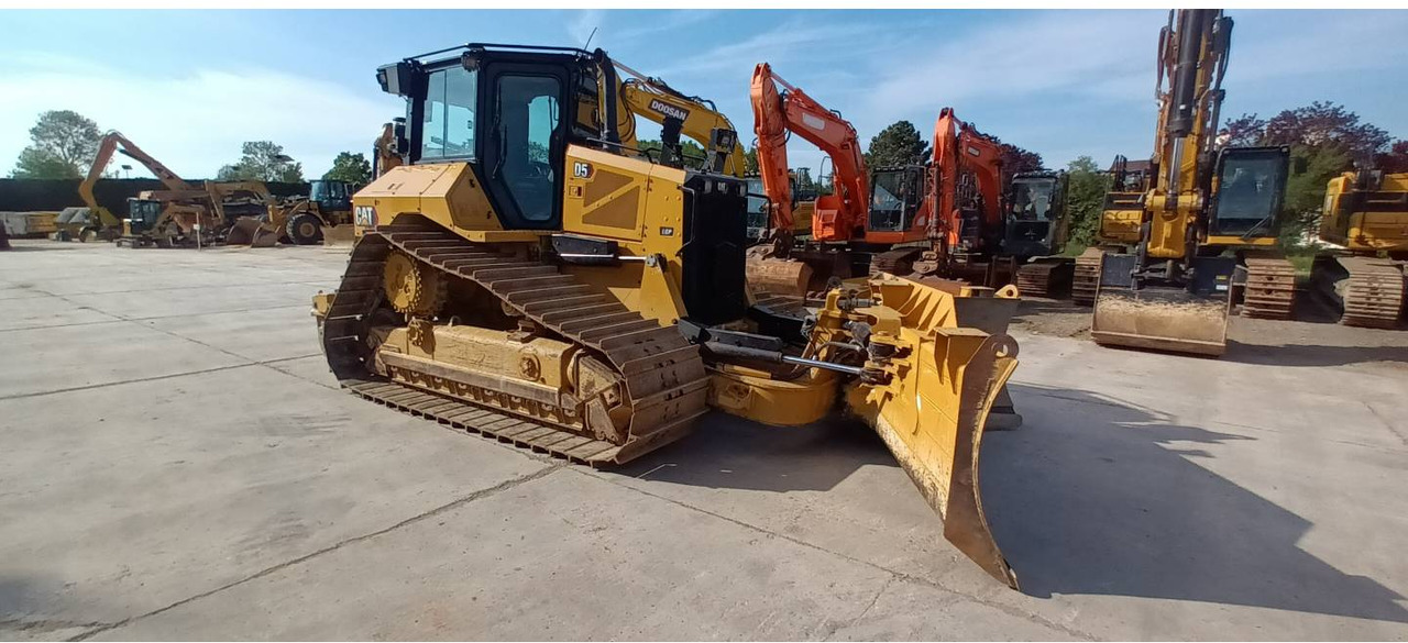 CAT D5 - Бульдозер: фото 2 CAT D5 - Бульдозер: фото 2