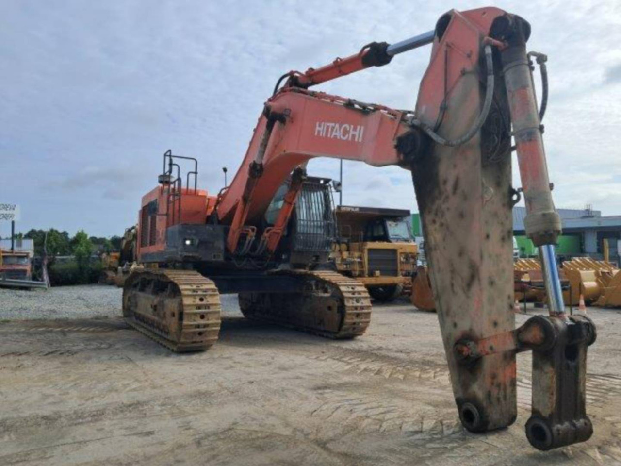 HITACHI ZX 670 45 - Гусеничний екскаватор: фото 2 HITACHI ZX 670 45 - Гусеничний екскаватор: фото 2
