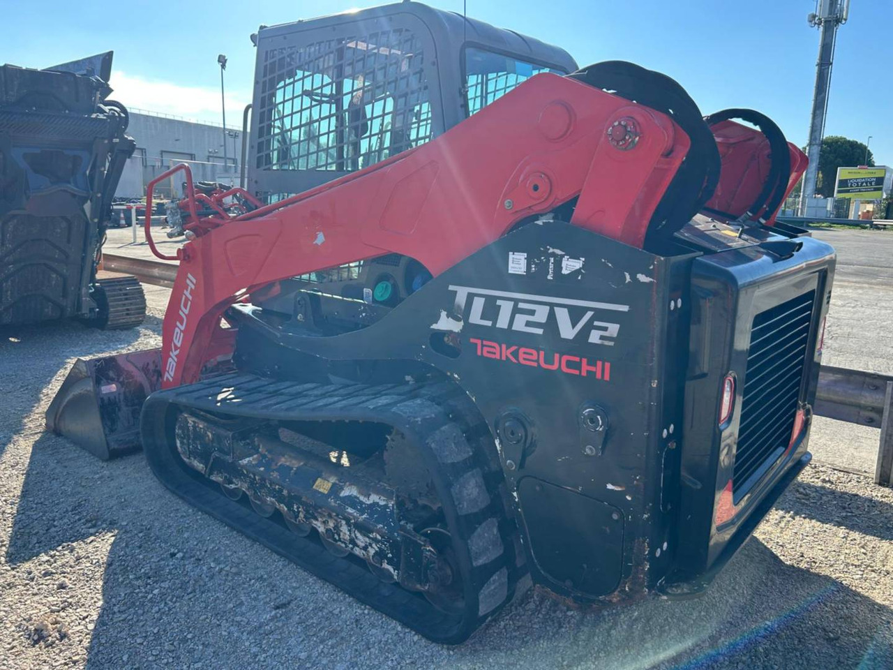 TAKEUCHI MFG. CO. LTD. TL12 - Гусеничний навантажувач: фото 4 TAKEUCHI MFG. CO. LTD. TL12 - Гусеничний навантажувач: фото 4