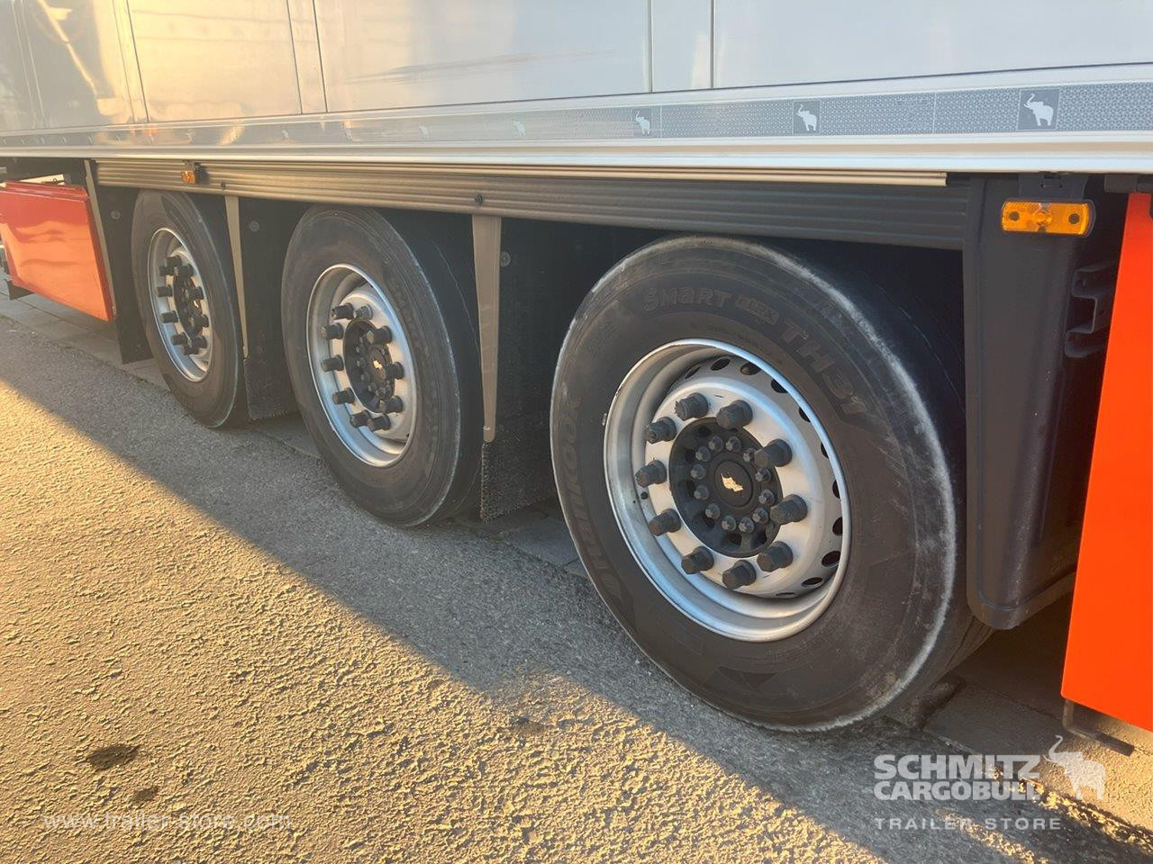 SCHMITZ Semiremolque Frigo Standard - Ізотермічний напівпричіп: фото 2 SCHMITZ Semiremolque Frigo Standard - Ізотермічний напівпричіп: фото 2