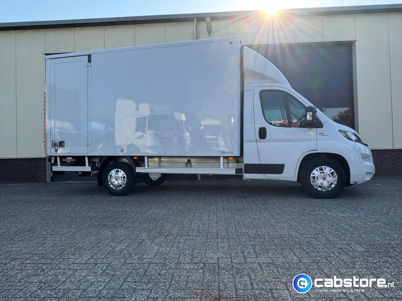 Fiat Ducato 2.3 Multijet 160 Pk Euro 6 - Bouwjaar 2021 - Handgeschakeld 6 speed - Airco - 3 zitplaatsen - Laadklep - Вантажівка з закритим кузовом: фото 5 Fiat Ducato 2.3 Multijet 160 Pk Euro 6 - Bouwjaar 2021 - Handgeschakeld 6 speed - Airco - 3 zitplaatsen - Laadklep - Вантажівка з закритим кузовом: фото 5