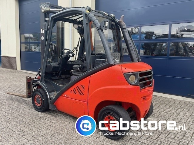 Linde H25D Forklift - Heftruck - Bouwjaar 2011 - Roterende vorkenklem - Freelift - Lifthoogte 480 cm - Дизельний навантажувач: фото 3 Linde H25D Forklift - Heftruck - Bouwjaar 2011 - Roterende vorkenklem - Freelift - Lifthoogte 480 cm - Дизельний навантажувач: фото 3