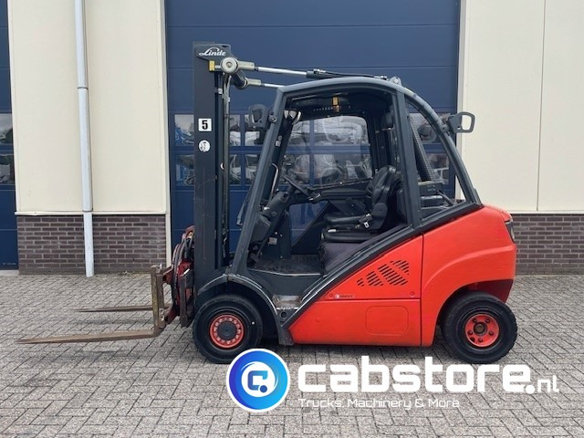 Linde H25D Forklift - Heftruck - Bouwjaar 2011 - Roterende vorkenklem - Freelift - Lifthoogte 480 cm - Дизельний навантажувач: фото 2 Linde H25D Forklift - Heftruck - Bouwjaar 2011 - Roterende vorkenklem - Freelift - Lifthoogte 480 cm - Дизельний навантажувач: фото 2