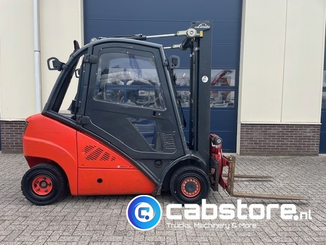 Linde H25D Forklift - Heftruck - Bouwjaar 2011 - Roterende vorkenklem - Freelift - Lifthoogte 480 cm - Дизельний навантажувач: фото 1 Linde H25D Forklift - Heftruck - Bouwjaar 2011 - Roterende vorkenklem - Freelift - Lifthoogte 480 cm - Дизельний навантажувач: фото 1