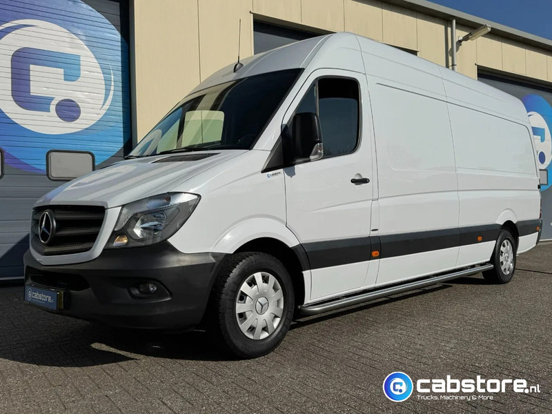 Mercedes-Benz Sprinter 316 CDI L3/H2 316 CDI Euro 5 - L3/H2 - Automaat - Geïntegreerde rijplaten in vloer - Bearlock - Year 2015 - Суцільнометалевий фургон: фото 1 Mercedes-Benz Sprinter 316 CDI L3/H2 316 CDI Euro 5 - L3/H2 - Automaat - Geïntegreerde rijplaten in vloer - Bearlock - Year 2015 - Суцільнометалевий фургон: фото 1