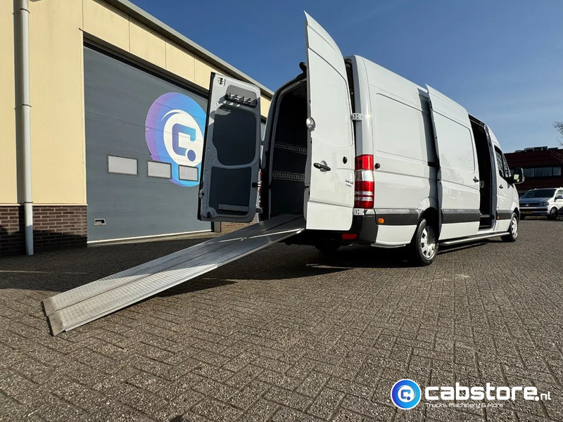 Mercedes-Benz Sprinter 316 CDI L3/H2 316 CDI Euro 5 - L3/H2 - Automaat - Geïntegreerde rijplaten in vloer - Bearlock - Year 2015 - Суцільнометалевий фургон: фото 3 Mercedes-Benz Sprinter 316 CDI L3/H2 316 CDI Euro 5 - L3/H2 - Automaat - Geïntegreerde rijplaten in vloer - Bearlock - Year 2015 - Суцільнометалевий фургон: фото 3