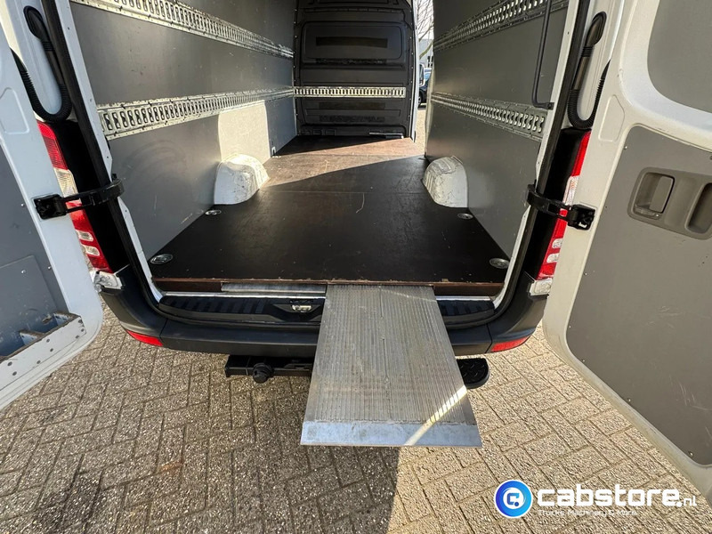 Mercedes-Benz Sprinter 316 CDI L3/H2 316 CDI Euro 5 - L3/H2 - Automaat - Geïntegreerde rijplaten in vloer - Bearlock - Year 2015 - Суцільнометалевий фургон: фото 5 Mercedes-Benz Sprinter 316 CDI L3/H2 316 CDI Euro 5 - L3/H2 - Automaat - Geïntegreerde rijplaten in vloer - Bearlock - Year 2015 - Суцільнометалевий фургон: фото 5