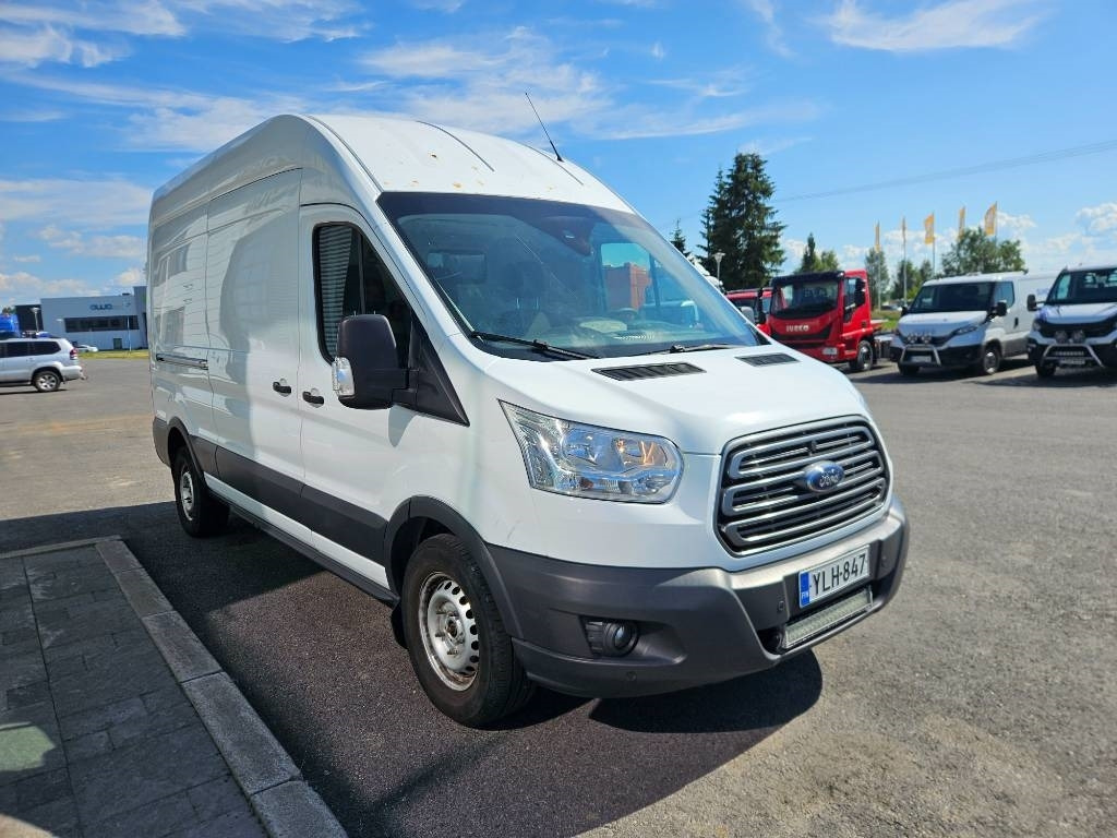 Ford Transit - Суцільнометалевий фургон: фото 2 Ford Transit - Суцільнометалевий фургон: фото 2
