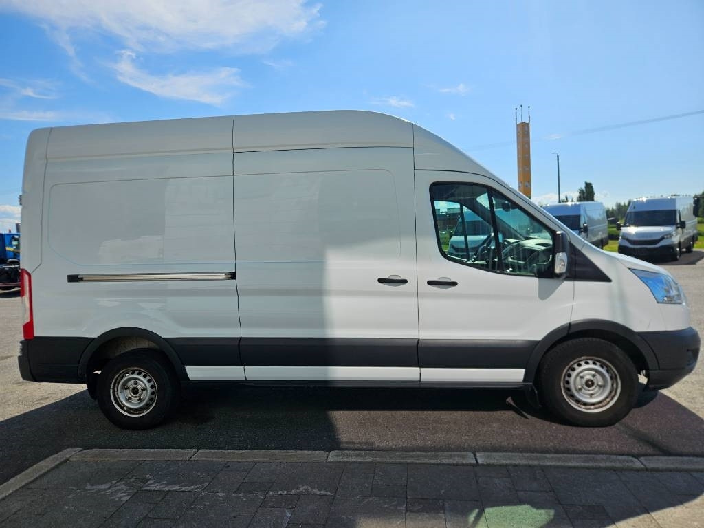Ford Transit - Суцільнометалевий фургон: фото 3 Ford Transit - Суцільнометалевий фургон: фото 3