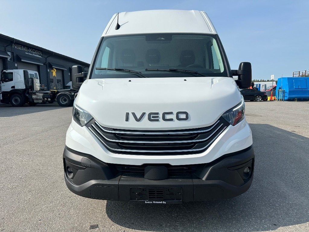 Iveco Daily 35S18A8 12m3 - Суцільнометалевий фургон: фото 2 Iveco Daily 35S18A8 12m3 - Суцільнометалевий фургон: фото 2