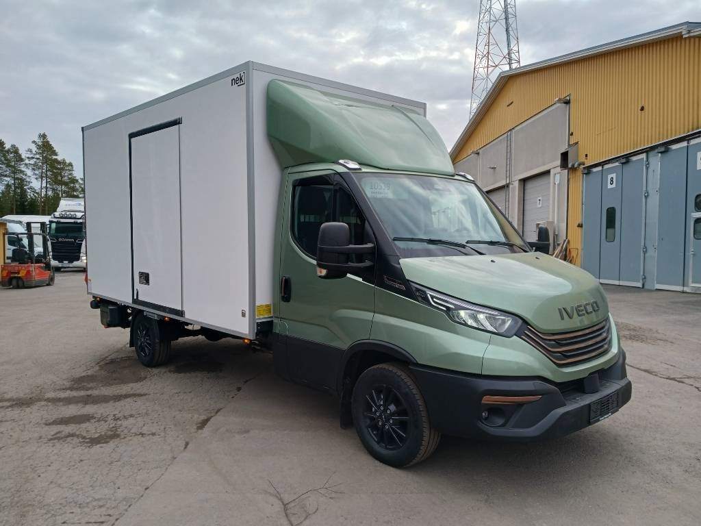Iveco Daily 35S18A8 - Суцільнометалевий фургон: фото 2 Iveco Daily 35S18A8 - Суцільнометалевий фургон: фото 2