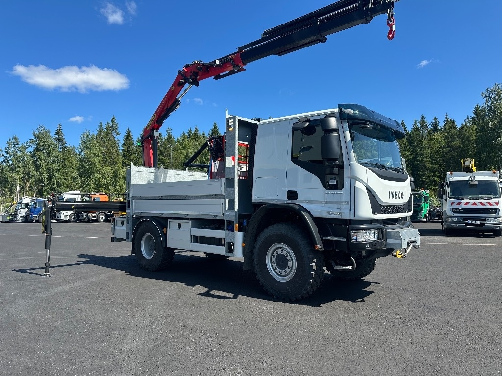Iveco Eurocargo ML150E28 4x4 sähkölaitos varustein - Вантажівка з маніпулятором: фото 2 Iveco Eurocargo ML150E28 4x4 sähkölaitos varustein - Вантажівка з маніпулятором: фото 2