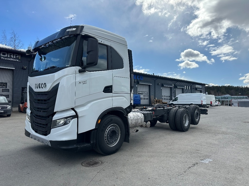 Iveco X-Way AS260X530 heti toimitukseen - Вантажівка шасі: фото 1 Iveco X-Way AS260X530 heti toimitukseen - Вантажівка шасі: фото 1
