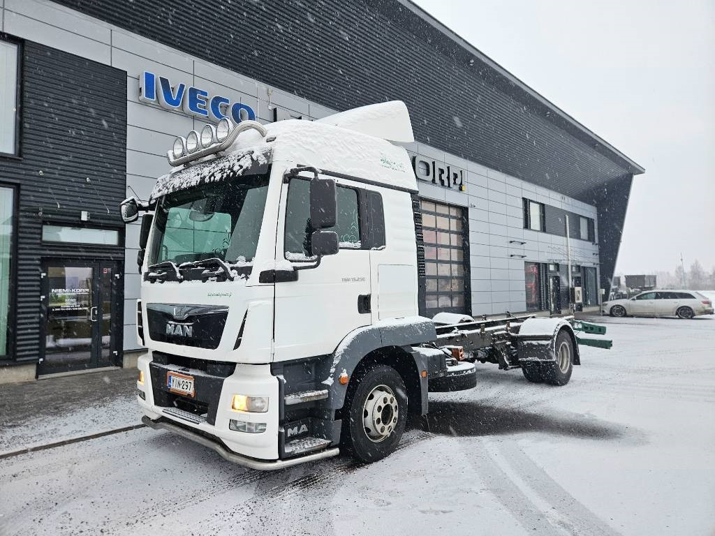 MAN TGM - Вантажівка шасі: фото 1 MAN TGM - Вантажівка шасі: фото 1