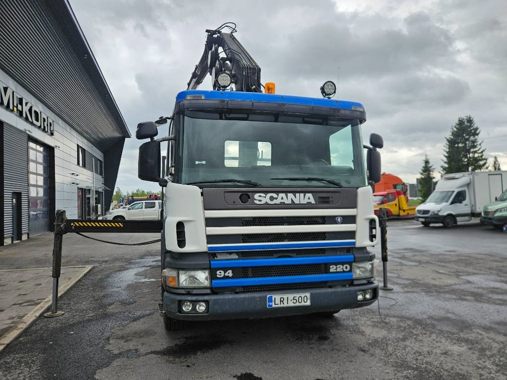 Scania P 94 DB 220 Hiab 135-4 lisähydrauliikalla - Вантажівка з маніпулятором: фото 2 Scania P 94 DB 220 Hiab 135-4 lisähydrauliikalla - Вантажівка з маніпулятором: фото 2