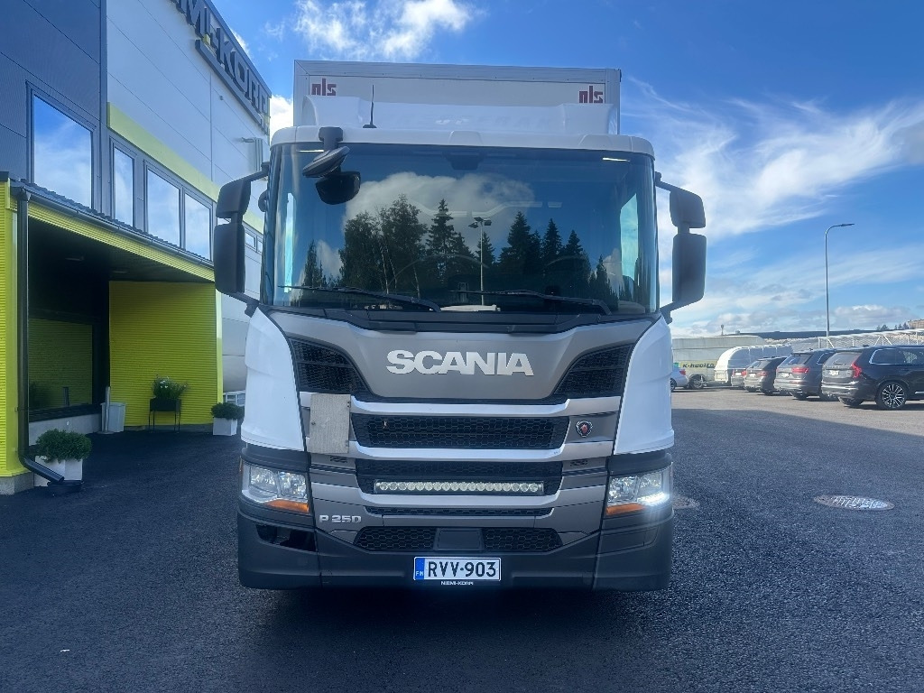 Scania P250  - Вантажівка з закритим кузовом: фото 2 Scania P250  - Вантажівка з закритим кузовом: фото 2