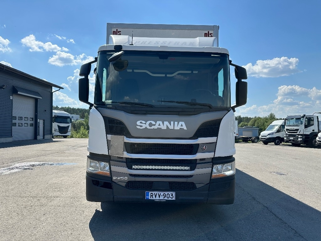 Scania P250 - Вантажівка з закритим кузовом: фото 2 Scania P250 - Вантажівка з закритим кузовом: фото 2