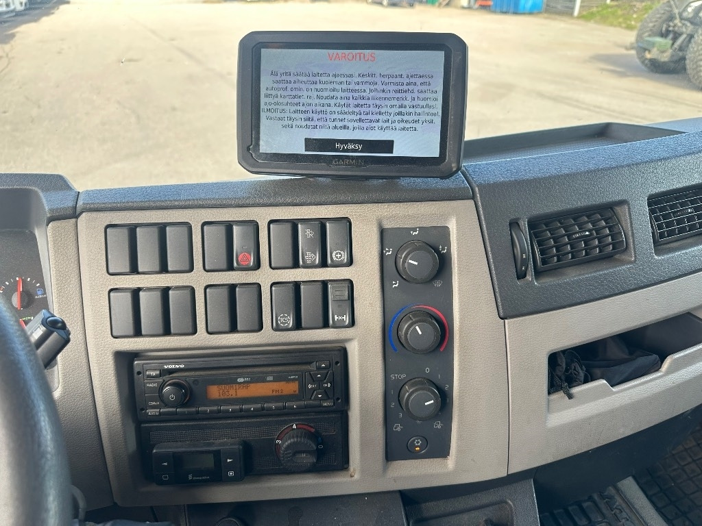 Volvo FL 280 - Вантажівка з закритим кузовом: фото 2 Volvo FL 280 - Вантажівка з закритим кузовом: фото 2