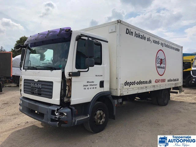 MAN TGL 12.210 - Вантажівка з закритим кузовом: фото 1 MAN TGL 12.210 - Вантажівка з закритим кузовом: фото 1