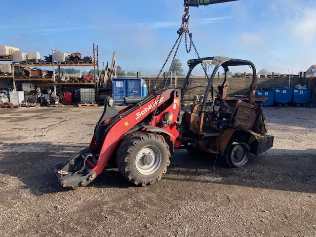 SCHÄFFER 4670Z - Компактний фронтальний навантажувач: фото 1 SCHÄFFER 4670Z - Компактний фронтальний навантажувач: фото 1