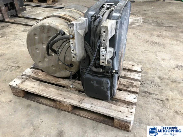 Scania Adblue pumpe Adblue tank P/N: 2141802 – 1884225 - Бак AdBlue в категорії Вантажівки: фото 2 Scania Adblue pumpe Adblue tank P/N: 2141802 – 1884225 - Бак AdBlue в категорії Вантажівки: фото 2