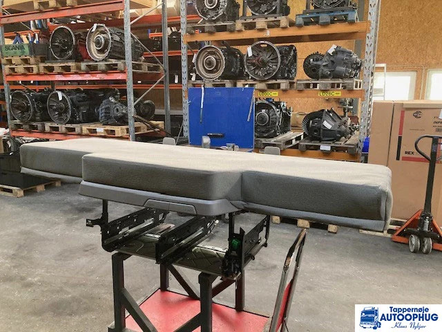 Scania Extendable bed – Scania 2674178 - Кабіна й інтер'єр в категорії Вантажівки: фото 3 Scania Extendable bed – Scania 2674178 - Кабіна й інтер'єр в категорії Вантажівки: фото 3