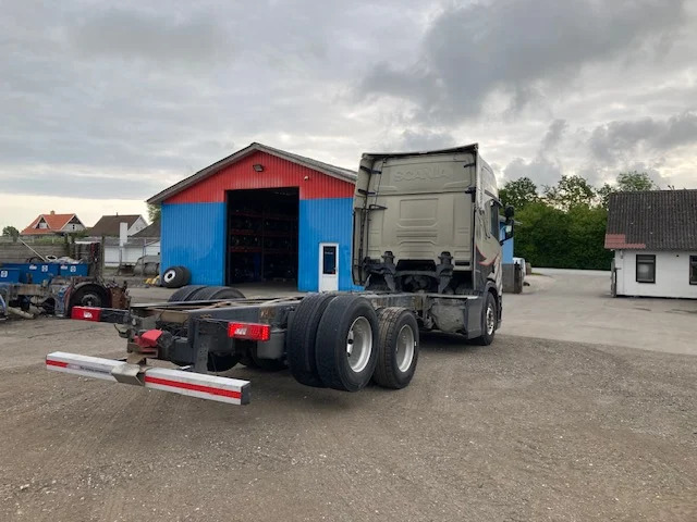 Scania R650 6X2 Retarder - Вантажівка шасі: фото 4 Scania R650 6X2 Retarder - Вантажівка шасі: фото 4