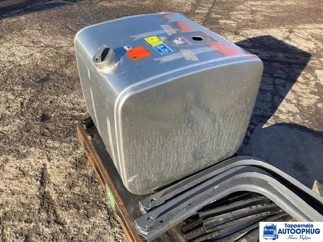 Scania diesel tank 300ltr Scania 2167505 - Паливний бак в категорії Вантажівки: фото 3 Scania diesel tank 300ltr Scania 2167505 - Паливний бак в категорії Вантажівки: фото 3