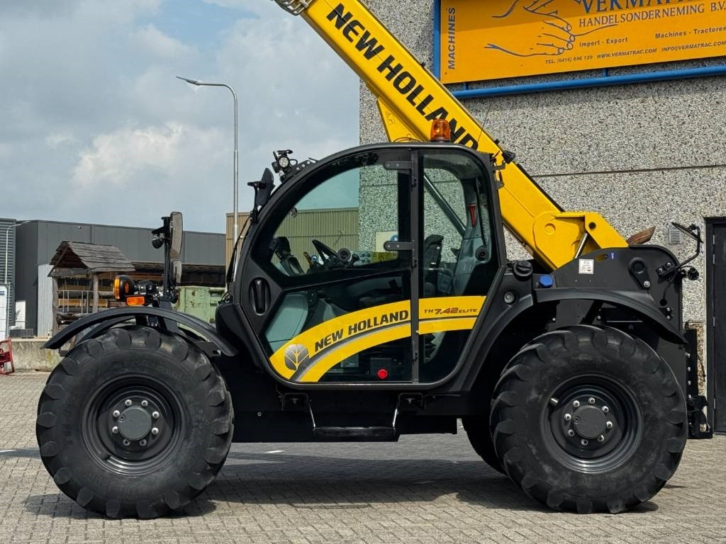 New Holland TH7.42, airco, 1951 hours! - Навантажувач телескопічний: фото 3 New Holland TH7.42, airco, 1951 hours! - Навантажувач телескопічний: фото 3