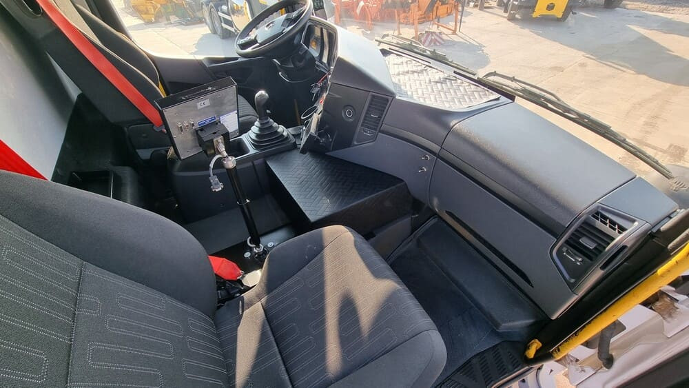 MERCEDES-BENZ AROCS 3243 8x4 | Euro 6 | Piaskarko Solarka Econ 12m³ - Снігоприбиральна машина: фото 2 MERCEDES-BENZ AROCS 3243 8x4 | Euro 6 | Piaskarko Solarka Econ 12m³ - Снігоприбиральна машина: фото 2
