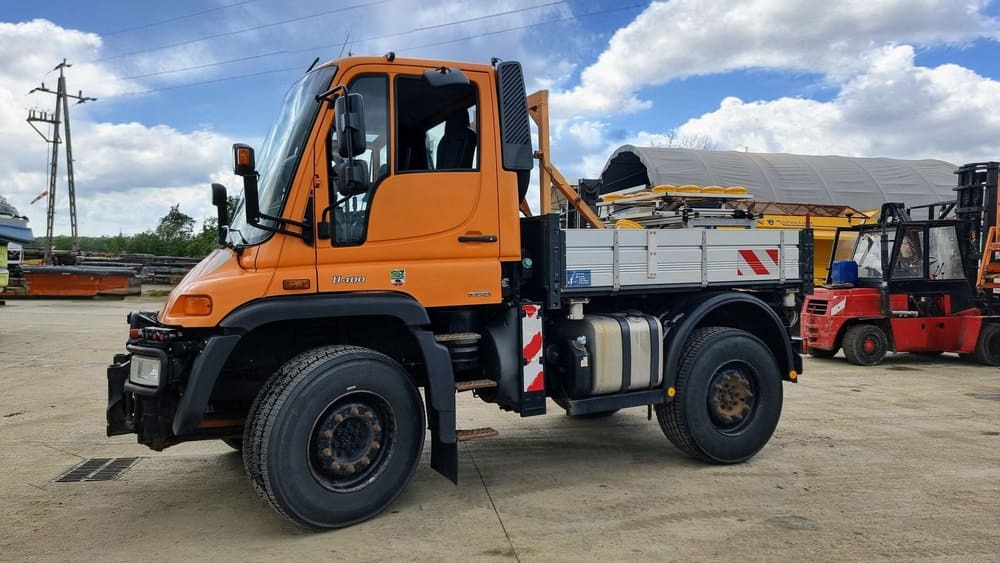 MERCEDES-BENZ Unimog U400 - Комунальний трактор: фото 4 MERCEDES-BENZ Unimog U400 - Комунальний трактор: фото 4