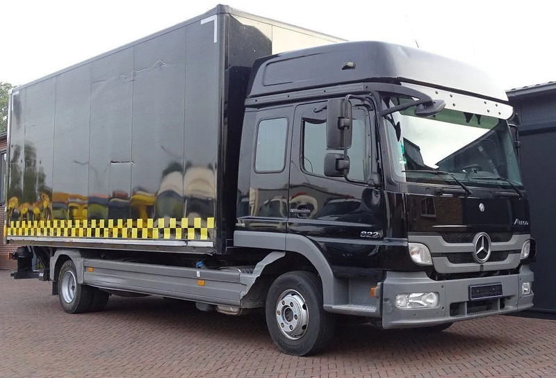 Mercedes-Benz Atego CREWCAB 6 SEATS standheizung lbw 1.5 ton - Вантажівка з закритим кузовом: фото 1 Mercedes-Benz Atego CREWCAB 6 SEATS standheizung lbw 1.5 ton - Вантажівка з закритим кузовом: фото 1