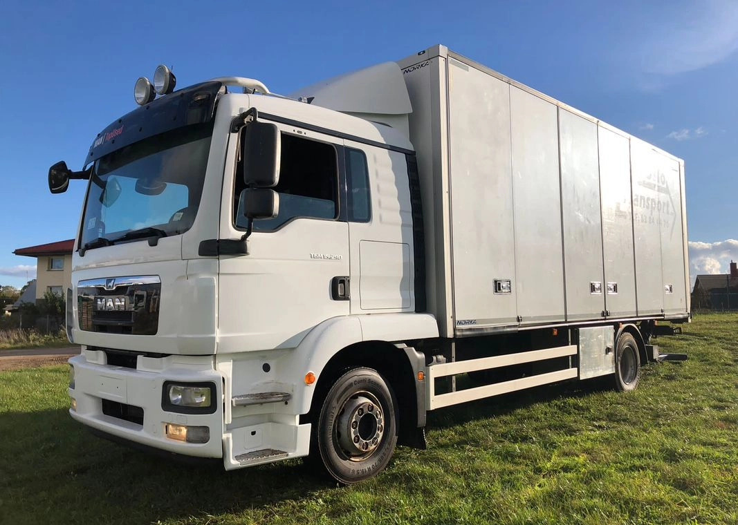 MAN 15.290 Winda Bok otwierany 18 Palet - Ізотермічна вантажівка: фото 4 MAN 15.290 Winda Bok otwierany 18 Palet - Ізотермічна вантажівка: фото 4