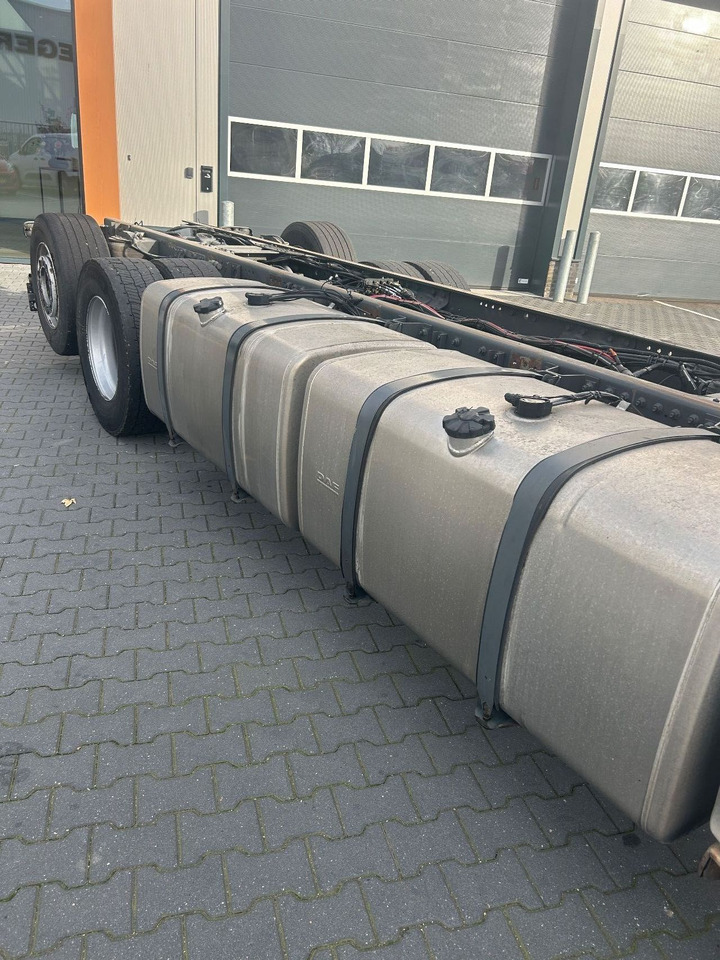 DAF XF 530 XF530 Super Space Cab FAR - Вантажівка шасі: фото 3 DAF XF 530 XF530 Super Space Cab FAR - Вантажівка шасі: фото 3