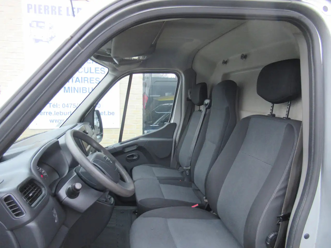 Nissan Interstar L2H2 clim navi 16500€+tva/btw - Суцільнометалевий фургон: фото 5 Nissan Interstar L2H2 clim navi 16500€+tva/btw - Суцільнометалевий фургон: фото 5