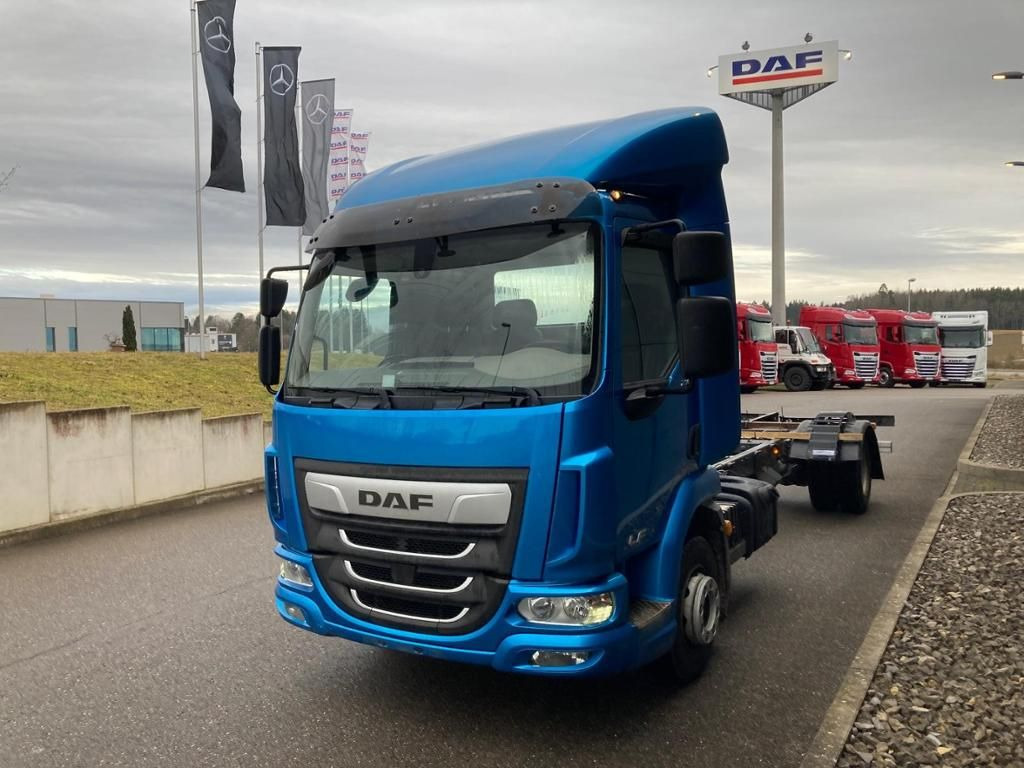 DAF LF 210 FA Standheizung / 5.00m Rd / 7.490kg DAF LF 210 FA Standheizung / 5.00m Rd / 7.490kg - Тентована вантажівка: фото 4 DAF LF 210 FA Standheizung / 5.00m Rd / 7.490kg DAF LF 210 FA Standheizung / 5.00m Rd / 7.490kg - Тентована вантажівка: фото 4
