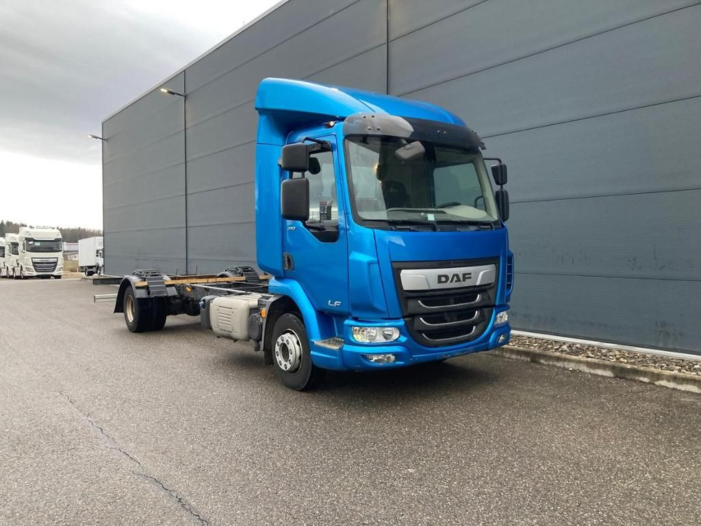 DAF LF 210 FA Standheizung / 5.00m Rd / 7.490kg - Тентована вантажівка: фото 3 DAF LF 210 FA Standheizung / 5.00m Rd / 7.490kg - Тентована вантажівка: фото 3