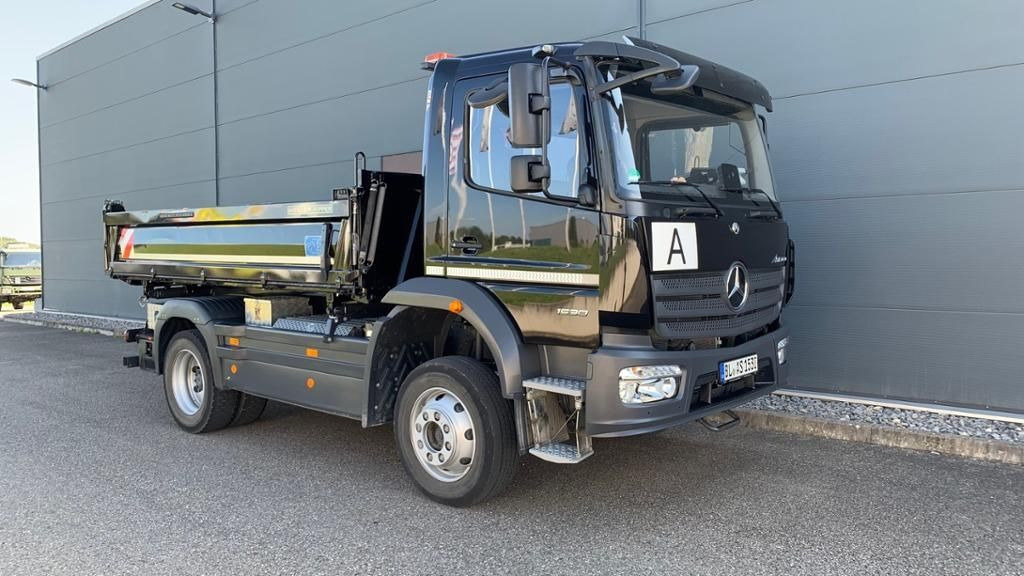 Mercedes-Benz Atego 1530 Allradkipper 4x4 Kam. AUT LED AHK - Самоскид вантажівка: фото 1 Mercedes-Benz Atego 1530 Allradkipper 4x4 Kam. AUT LED AHK - Самоскид вантажівка: фото 1