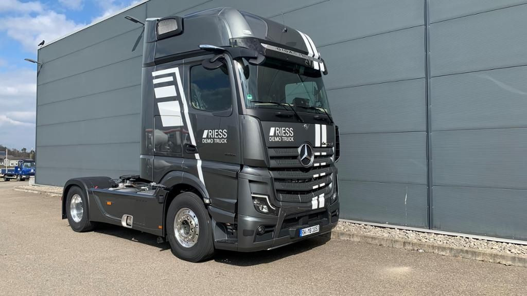 Mercedes-Benz Actros 1853 LS - Тягач: фото 1 Mercedes-Benz Actros 1853 LS - Тягач: фото 1